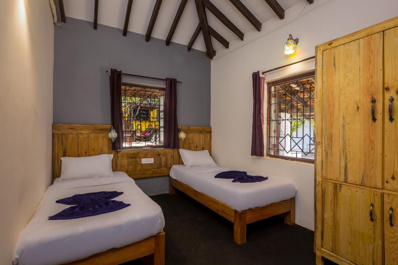 The Funky Monkey Hostel Anjuna Exteriör bild